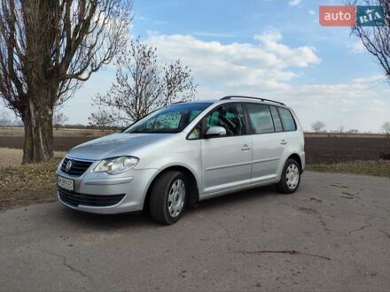 Фольксваген Туран 2007 в Белой Церкве на Automoto.ua Серый Фольксваген Туран, объемом двигателя 1.9 л и пробегом 299 тыс. км за 6000 $, фото 1 на Automoto.ua