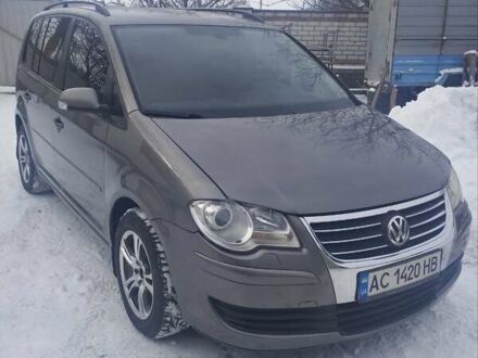 Сірий Фольксваген Туран, об'ємом двигуна 1.4 л та пробігом 300 тис. км за 6500 $, фото 1 на Automoto.ua