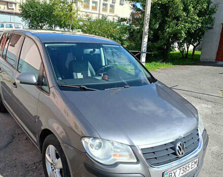 Сірий Фольксваген Туран, об'ємом двигуна 1.9 л та пробігом 365 тис. км за 7000 $, фото 1 на Automoto.ua