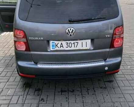 Серый Фольксваген Туран, объемом двигателя 1.4 л и пробегом 278 тыс. км за 6000 $, фото 1 на Automoto.ua