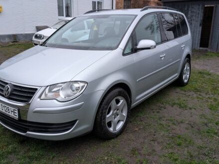 Сірий Фольксваген Туран, об'ємом двигуна 1.4 л та пробігом 211 тис. км за 5500 $, фото 1 на Automoto.ua