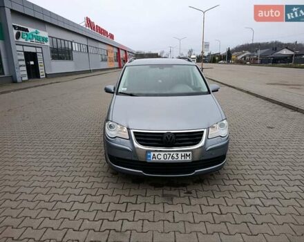Сірий Фольксваген Туран, об'ємом двигуна 1.98 л та пробігом 327 тис. км за 7100 $, фото 1 на Automoto.ua