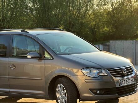 Фольксваген Туран 2008 у Коломые на Automoto.ua Сірий Фольксваген Туран, об'ємом двигуна 1.9 л та пробігом 325 тис. км за 7600 $, фото 1 на Automoto.ua