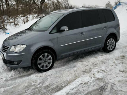 Сірий Фольксваген Туран, об'ємом двигуна 1.9 л та пробігом 326 тис. км за 8200 $, фото 1 на Automoto.ua