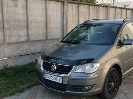 Сірий Фольксваген Туран, об'ємом двигуна 1.6 л та пробігом 210 тис. км за 8000 $, фото 1 на Automoto.ua