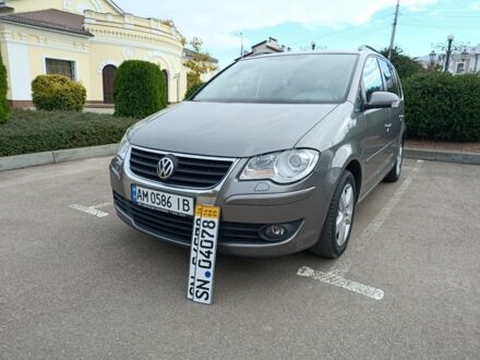 Сірий Фольксваген Туран, об'ємом двигуна 1.6 л та пробігом 213 тис. км за 8600 $, фото 1 на Automoto.ua