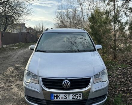 Серый Фольксваген Туран, объемом двигателя 0 л и пробегом 150 тыс. км за 4000 $, фото 1 на Automoto.ua