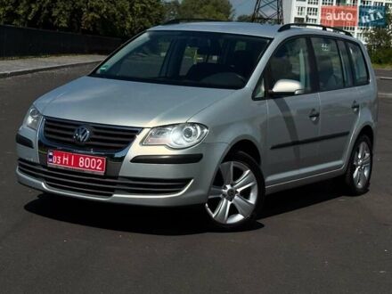 Фольксваген Туран 2009 в Чернигове на Automoto.ua Серый Фольксваген Туран, объемом двигателя 1.6 л и пробегом 118 тыс. км за 8200 $, фото 1 на Automoto.ua