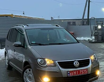 Серый Фольксваген Туран, объемом двигателя 1.4 л и пробегом 174 тыс. км за 6800 $, фото 1 на Automoto.ua