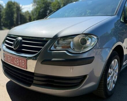 Серый Фольксваген Туран, объемом двигателя 1.9 л и пробегом 235 тыс. км за 9100 $, фото 1 на Automoto.ua