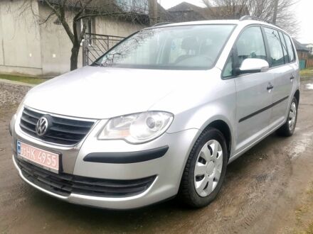 Сірий Фольксваген Туран, об'ємом двигуна 1.6 л та пробігом 193 тис. км за 5600 $, фото 1 на Automoto.ua