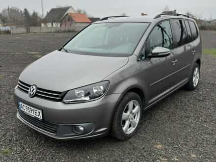 Серый Фольксваген Туран, объемом двигателя 1.6 л и пробегом 315 тыс. км за 9199 $, фото 1 на Automoto.ua