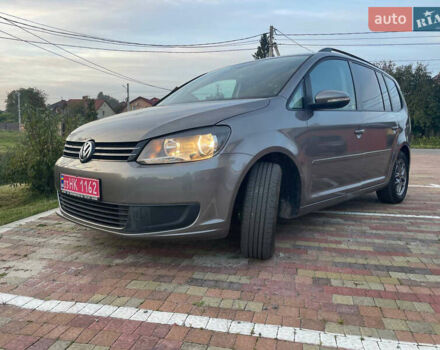 Сірий Фольксваген Туран, об'ємом двигуна 1.6 л та пробігом 230 тис. км за 11500 $, фото 1 на Automoto.ua