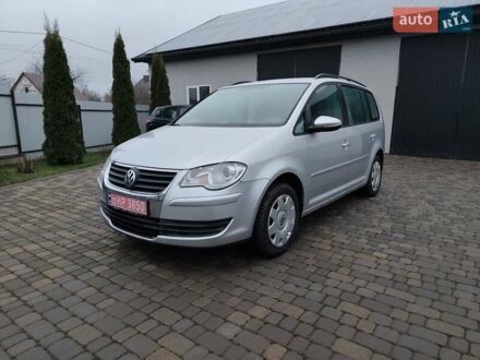 Серый Фольксваген Туран, объемом двигателя 1.4 л и пробегом 270 тыс. км за 6500 $, фото 1 на Automoto.ua
