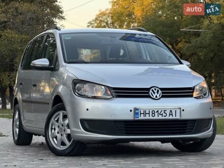 Фольксваген Туран 2010 в Одессе на Automoto.ua Серый Фольксваген Туран, объемом двигателя 1.4 л и пробегом 167 тыс. км за 9999 $, фото 1 на Automoto.ua