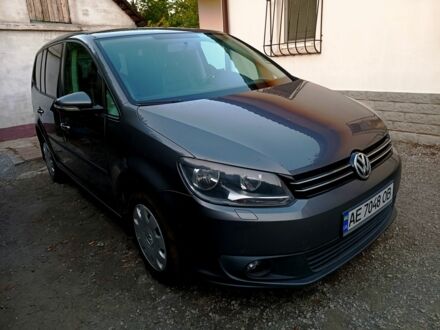 Сірий Фольксваген Туран, об'ємом двигуна 2 л та пробігом 325 тис. км за 9000 $, фото 1 на Automoto.ua