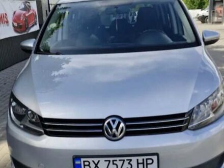 Серый Фольксваген Туран, объемом двигателя 1.6 л и пробегом 230 тыс. км за 10000 $, фото 1 на Automoto.ua