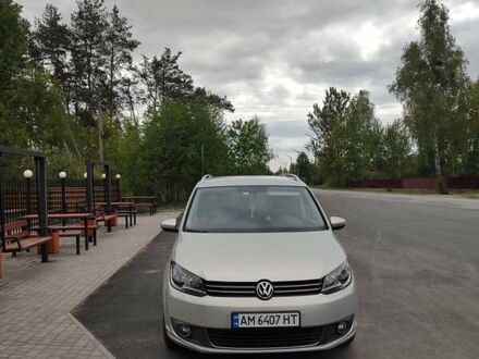 Фольксваген Туран 2011 у Емильчином на Automoto.ua Сірий Фольксваген Туран, об'ємом двигуна 1.6 л та пробігом 293 тис. км за 10500 $, фото 1 на Automoto.ua