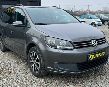 Серый Фольксваген Туран, объемом двигателя 1.6 л и пробегом 244 тыс. км за 9999 $, фото 1 на Automoto.ua