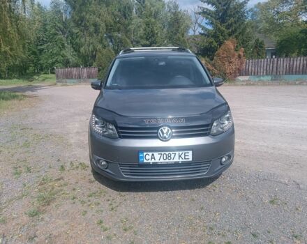 Серый Фольксваген Туран, объемом двигателя 2 л и пробегом 296 тыс. км за 10000 $, фото 1 на Automoto.ua