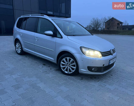 Серый Фольксваген Туран, объемом двигателя 1.6 л и пробегом 290 тыс. км за 9200 $, фото 1 на Automoto.ua