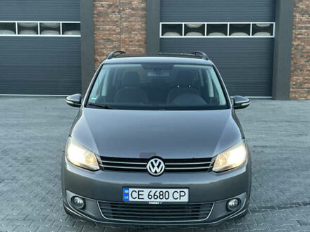 Серый Фольксваген Туран, объемом двигателя 1.6 л и пробегом 331 тыс. км за 8700 $, фото 1 на Automoto.ua