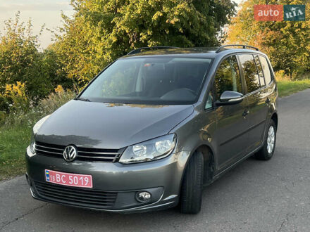 Фольксваген Туран 2011 у Здолбунове на Automoto.ua Сірий Фольксваген Туран, об'ємом двигуна 1.6 л та пробігом 226 тис. км за 9700 $, фото 1 на Automoto.ua