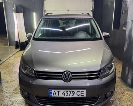 Серый Фольксваген Туран, объемом двигателя 1.6 л и пробегом 245 тыс. км за 9500 $, фото 1 на Automoto.ua