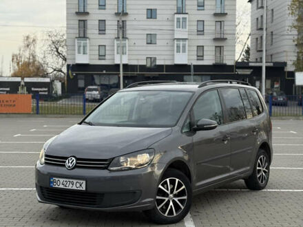 Серый Фольксваген Туран, объемом двигателя 1.6 л и пробегом 354 тыс. км за 8900 $, фото 1 на Automoto.ua