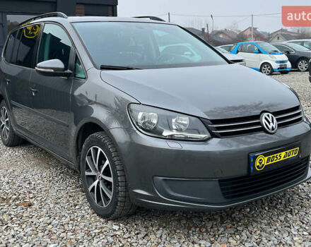 Серый Фольксваген Туран, объемом двигателя 1.6 л и пробегом 244 тыс. км за 9999 $, фото 1 на Automoto.ua