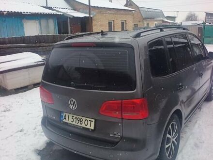 Серый Фольксваген Туран, объемом двигателя 1.6 л и пробегом 336 тыс. км за 9800 $, фото 1 на Automoto.ua