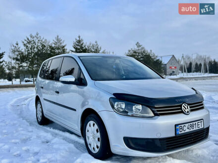 Серый Фольксваген Туран, объемом двигателя 1.6 л и пробегом 263 тыс. км за 9199 $, фото 1 на Automoto.ua