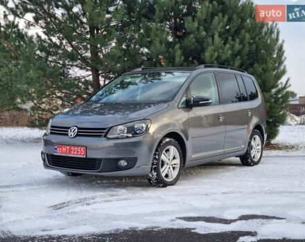 Серый Фольксваген Туран, объемом двигателя 2 л и пробегом 253 тыс. км за 12900 $, фото 1 на Automoto.ua