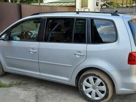 Серый Фольксваген Туран, объемом двигателя 1.2 л и пробегом 160 тыс. км за 8950 $, фото 1 на Automoto.ua