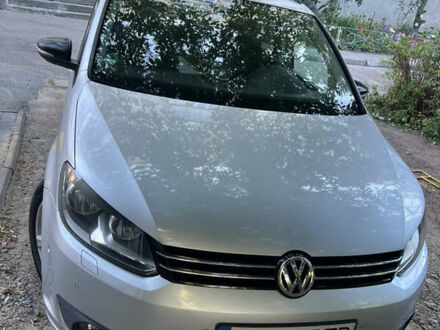 Серый Фольксваген Туран, объемом двигателя 1.98 л и пробегом 260 тыс. км за 11400 $, фото 1 на Automoto.ua