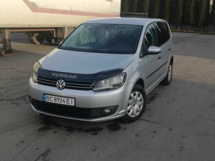 Серый Фольксваген Туран, объемом двигателя 1.6 л и пробегом 335 тыс. км за 8500 $, фото 1 на Automoto.ua