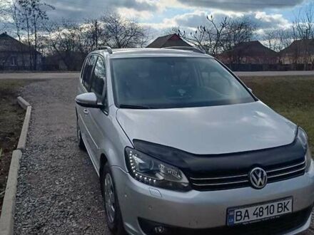 Серый Фольксваген Туран, объемом двигателя 1.6 л и пробегом 206 тыс. км за 10500 $, фото 1 на Automoto.ua