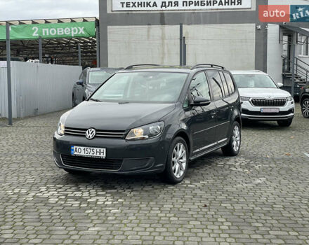 Серый Фольксваген Туран, объемом двигателя 1.6 л и пробегом 269 тыс. км за 10500 $, фото 1 на Automoto.ua