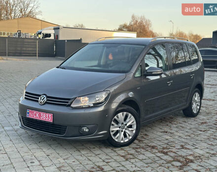 Серый Фольксваген Туран, объемом двигателя 2 л и пробегом 253 тыс. км за 12700 $, фото 1 на Automoto.ua