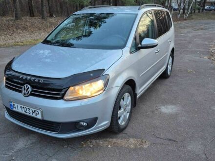 Сірий Фольксваген Туран, об'ємом двигуна 2 л та пробігом 280 тис. км за 8900 $, фото 1 на Automoto.ua
