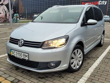 Серый Фольксваген Туран, объемом двигателя 2 л и пробегом 260 тыс. км за 14500 $, фото 1 на Automoto.ua