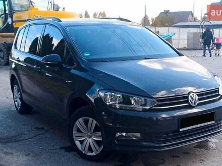 Фольксваген Туран 2015 в Кременце на Automoto.ua Серый Фольксваген Туран, объемом двигателя 1.6 л и пробегом 210 тыс. км за 13500 $, фото 1 на Automoto.ua