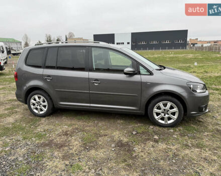 Серый Фольксваген Туран, объемом двигателя 1.6 л и пробегом 236 тыс. км за 12300 $, фото 1 на Automoto.ua