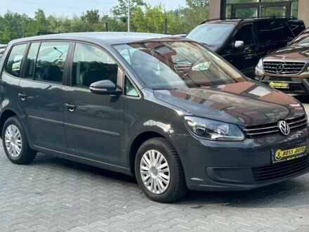 Фольксваген Туран 2015 в Черновцах на Automoto.ua Серый Фольксваген Туран, объемом двигателя 2 л и пробегом 296 тыс. км за 13100 $, фото 1 на Automoto.ua