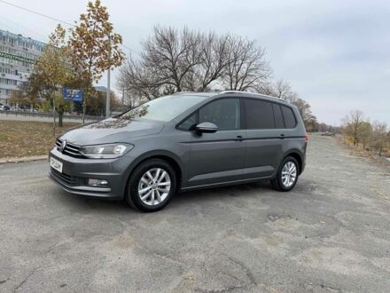Фольксваген Туран 2016 в Верхнеднепровске на Automoto.ua Серый Фольксваген Туран, объемом двигателя 1.6 л и пробегом 245 тыс. км за 16000 $, фото 1 на Automoto.ua