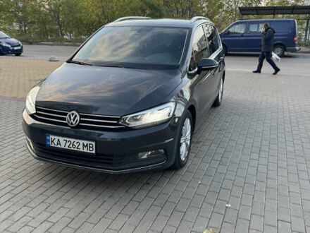 Серый Фольксваген Туран, объемом двигателя 1.97 л и пробегом 268 тыс. км за 16500 $, фото 1 на Automoto.ua