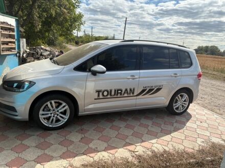 Серый Фольксваген Туран, объемом двигателя 3 л и пробегом 190 тыс. км за 16800 $, фото 1 на Automoto.ua