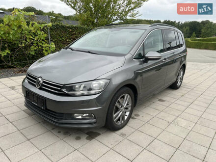 Серый Фольксваген Туран, объемом двигателя 1.6 л и пробегом 275 тыс. км за 14300 $, фото 1 на Automoto.ua