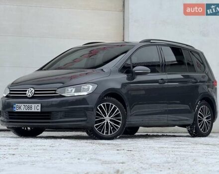 Серый Фольксваген Туран, объемом двигателя 2 л и пробегом 280 тыс. км за 15900 $, фото 1 на Automoto.ua