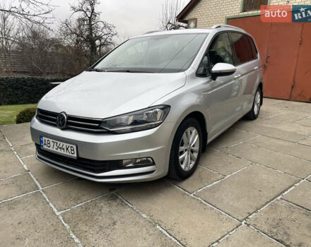 Серый Фольксваген Туран, объемом двигателя 1.6 л и пробегом 218 тыс. км за 14599 $, фото 1 на Automoto.ua